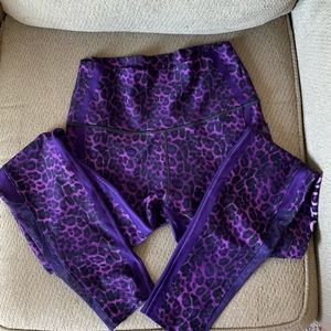 Peloton Sunday’s with Love leggings